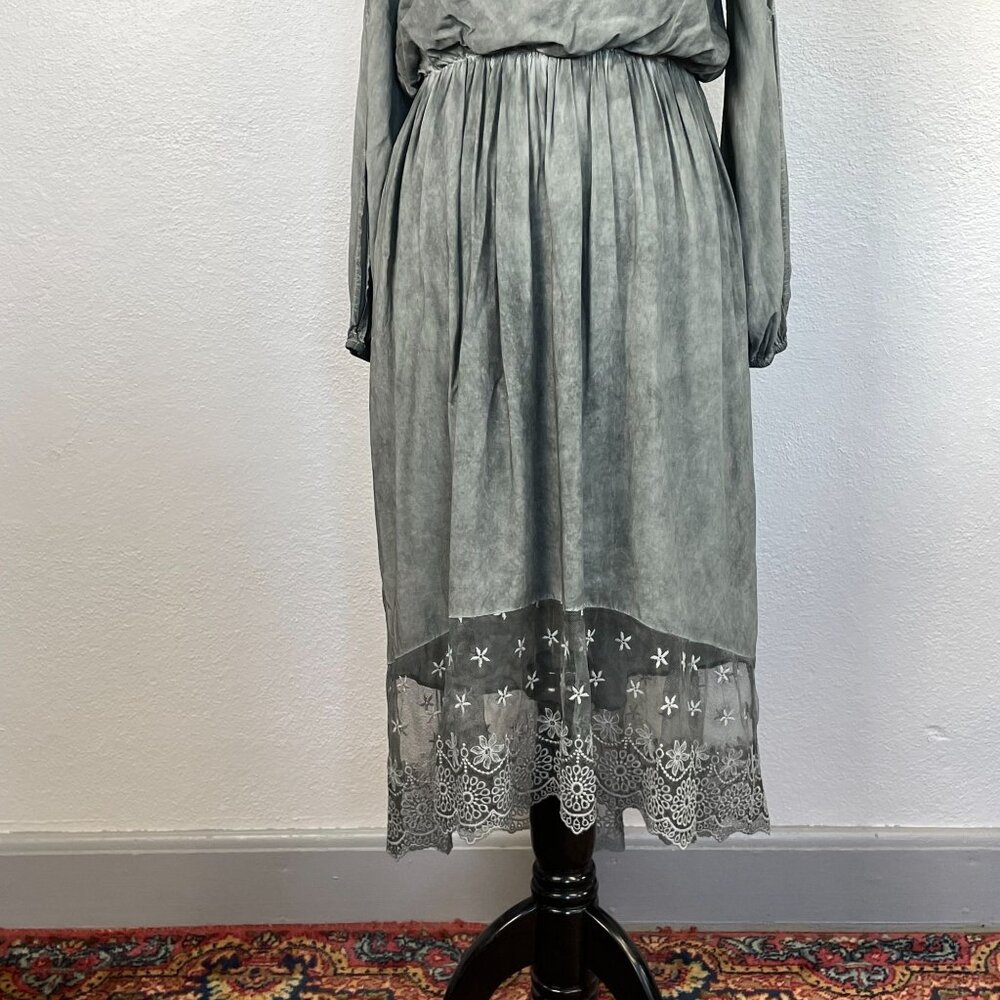 NWT 143 Story Womens Charcoal Split Long Sleeve Lace Bottom Midi Dress Size S - Picture 3 of 6